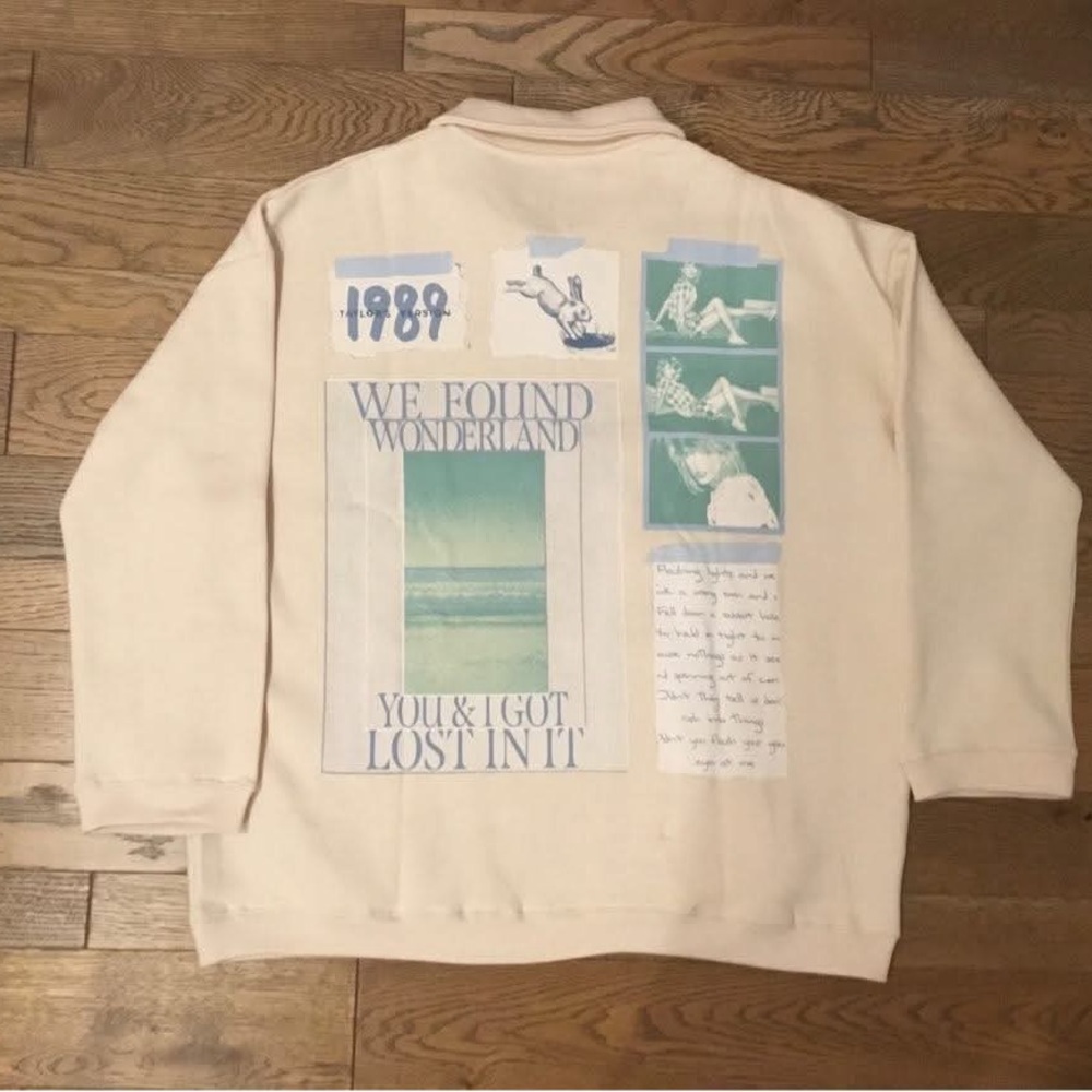 Official Taylor Swift 1989 We Found Wonderland sweatshirt. Size small.